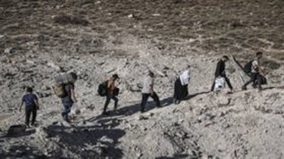 إسرائيل تقصف معابر بين لبنان وسوريا وتواصل التوغل البري