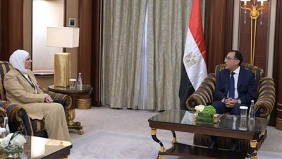 رئيس الوزراء يبحث التعاون مع وزيرة المالية الكويتية