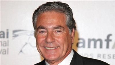 تشييع جثمان الفنان مصطفى فهمى لمثواه الأخير بمقابر الأسرة بأكتوبر