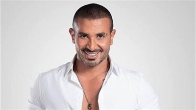 أحمد سعد يطمئن جمهوره بصورة جديدة من الطائرة