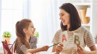 في فترة الامتحانات.. نصائح لتشجيع طفلك على الدراسة