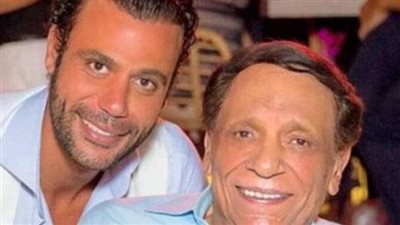 محمد إمام يطمئن الجمهور على صحة والده الزعيم