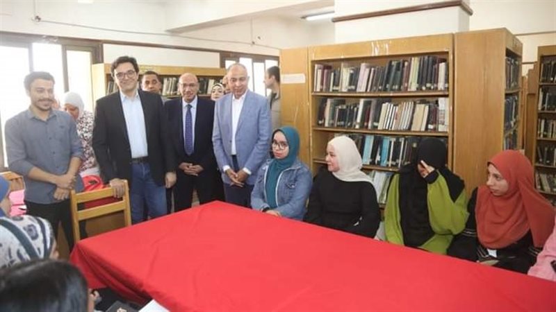 وزير الثقافة ومحافظ