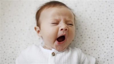 كيف يؤثر تغيير التوقيت بين الصيف والشتاء على نمط نوم الأطفال؟