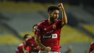 وكيل قندوسي يكشف تفاصيل رحيله عن الأهلي ومغادرة الدوري المصري