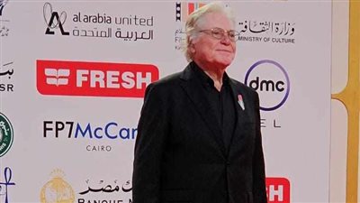 نجوم الفن يتألقون على السجادة الحمراء في عرض «وين صرنا» بمهرجان القاهرة