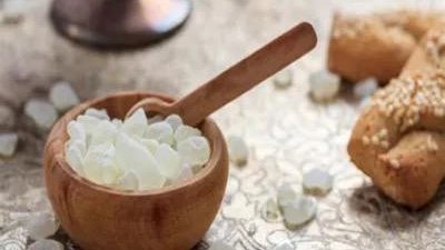 أسرار المستكة الصحية والجمالية: فوائد مذهلة لجسمك وبشرتك