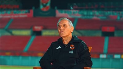 كولر يتمسك بـ كوكا.. الأهلي يغلق ملف بيع نجم الفريق