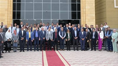 خلال تفقده جامعة الوادي الجديد.. رئيس الوزراء يؤكد الاهتمام بمنظومة التعليم العالي