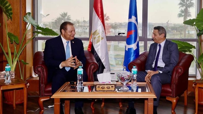 محافظ السويس