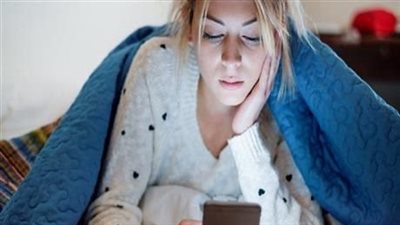 تحذيرات هامة: كيف يؤثر استخدام الموبايل على دماغك؟ استشاري يكشف الأضرار