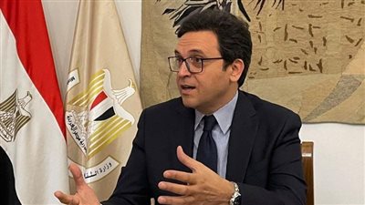 وزير الثقافة يشيد بدور المسرحيين المصريين في إثراء الحركة الفنية والثقافية