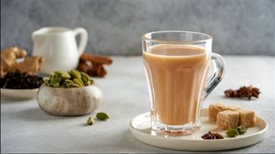 تحذير: مخاطر شرب الشاي بالحليب على معدة فارغة قد تفاجئك