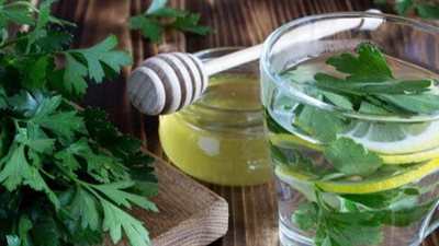 مشروب البقدونس المغلي: كنز صحي طبيعي يعزز مناعتك ويحميك من الأمراض