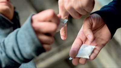 ضبط طالب بحوزته سجائر «بانجو» داخل مدرسة بالجيزة