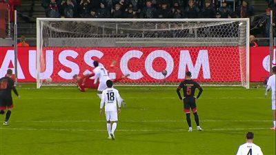 عمر مرموش يقود آينتراخت فرانكفورت لانتصار مثير على ميتييلاند بالدوري الأوروبي