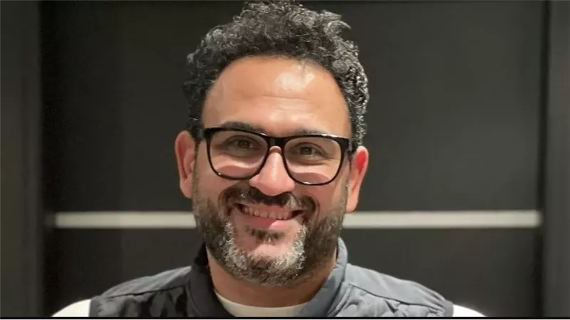 أكرم حسني