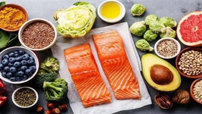 الأسماك الزيتية والحبوب الكاملة: سر الوقاية من التهاب المفاصل