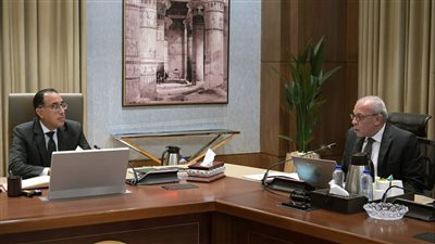 تفاصيل إنشاء وتجهيز 14 مجمعا صناعيا حرفيا لخدمة عدد من المحافظات