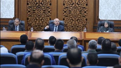 وزير النقل يبحث التحديات التي تواجه المستثمرين الصناعيين بمحافظة الشرقية
