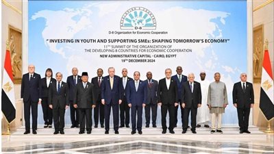 أبرز الرسائل التي وجهها الرئيس السيسي خلال افتتاح قمة الدول الثماني