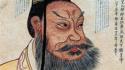 علماء تعثر على تمثال من طين داخل ضريح بالصين 