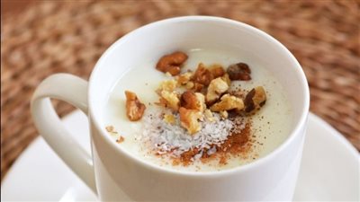 مشروب الشتاء المفضل.. تعرف على فوائد السحلب