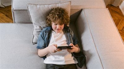 7 مخاطر تؤثر على الأطفال بسبب ألعاب الهاتف المحمول