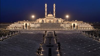 أضخم المنابر.. كل ما تريد معرفته عن مسجد مصر الأكبر مساحة بالعالم