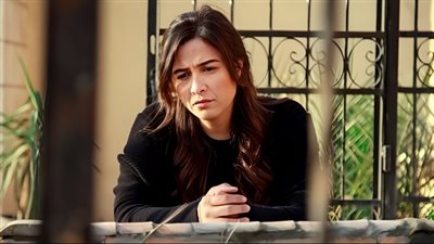 ياسمين عبد العزيز تلغي عزاء والدها والاكتفاء بتشييع الجثمان غدا