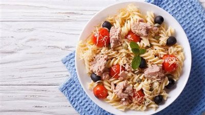 طريقة تحضير المكرونة بالتونة بخطوات سهلة وسريعة لعشاء شهي مع الأصدقاء