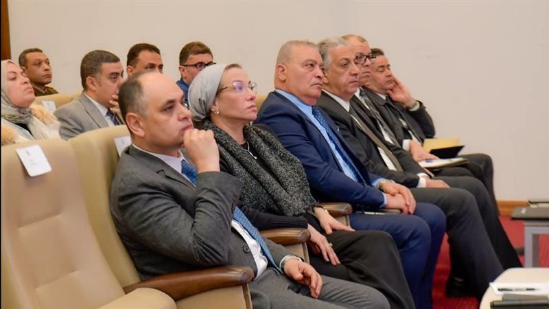وزيرة البيئة