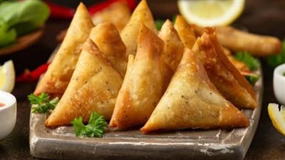 طريقة تحضير السمبوسة بالدجاج المقرمشة في المنزل