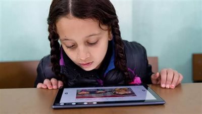 آثار التنمر الإلكتروني: الغضب والخوف يهددان طفلك إليك طرق الحماية