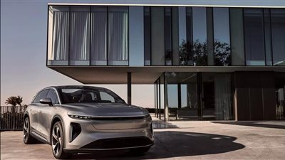 بقوة 828 حصانًا.. لوسيد تُزيح الستار عن أحدث سياراتها الكهربائية المبتكرة