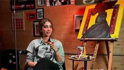 لي لي حلمي تثير الجدل بظهورها ووجه الشبه مع والدتها منى زكى