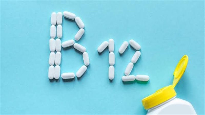 فيتامين B12