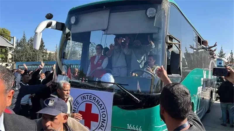حافلة الأسرى الفلسطينيين