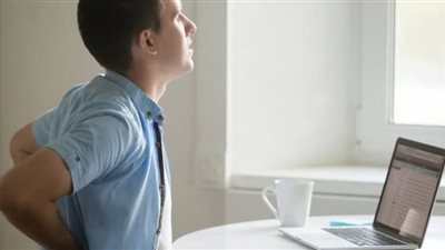 إذا كنت تجلس لفترات طويلة.. تمارين فعالة لتقليل أضرار الجلوس المطول