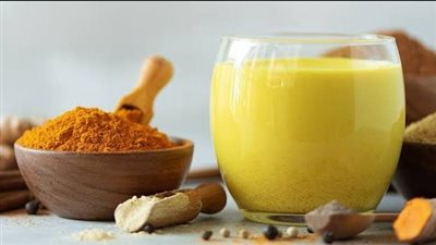 لذيذ وصحي.. أفضل الطرق لتحضير الحليب بالكركم
