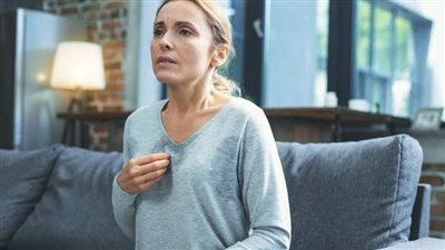 تحذير هام للنساء: علامات الهبات الساخنة التي لا يجب تجاهلها