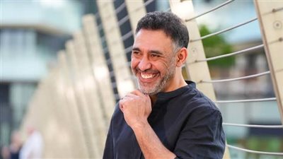 أخرهم عمرو مصطفى.. رحلة أبرز المشاهير المحاربين لمرض السرطان 