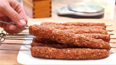 طرق سهلة وسريعة وأسرار تخزين الكفتة لفترة طويلة في الفريزر