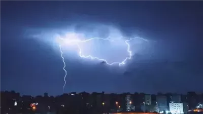 دعاء البرق والرعد.. سبحان الذي يسبح الرعد بحمده والملائكة من خيفته