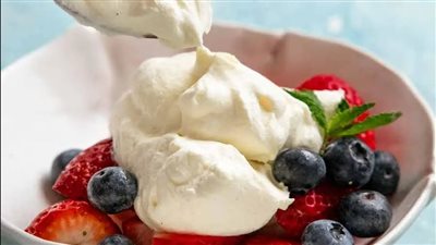 حضريه في المنزل.. طريقة عمل الزبادي البيتي على طريقة نجلاء الشرشابي