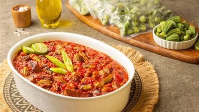 إفطار يوم 11 رمضان.. أسهل طريقة لتحضير طاجن البامية باللحم المفروم