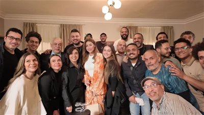 روجينا تنتهي من تصوير مسلسل حسبة عمري وتحتفل مع فريق العمل