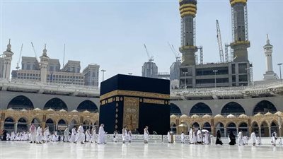 هل يجوز للمعتمر الإفطار في نهار رمضان للتقوي على أداء المناسك؟