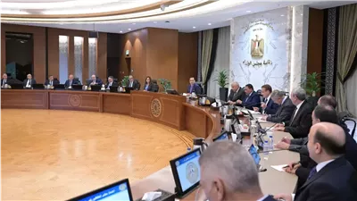 نقطة جذب عالمي.. رئيس الوزراء يتابع تطوير منطقة غرب رأس الحكمة