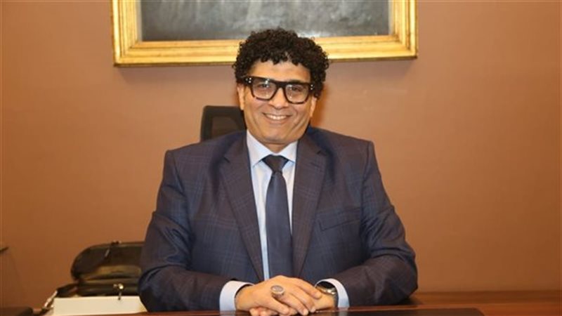 الدكتور علاء عبد